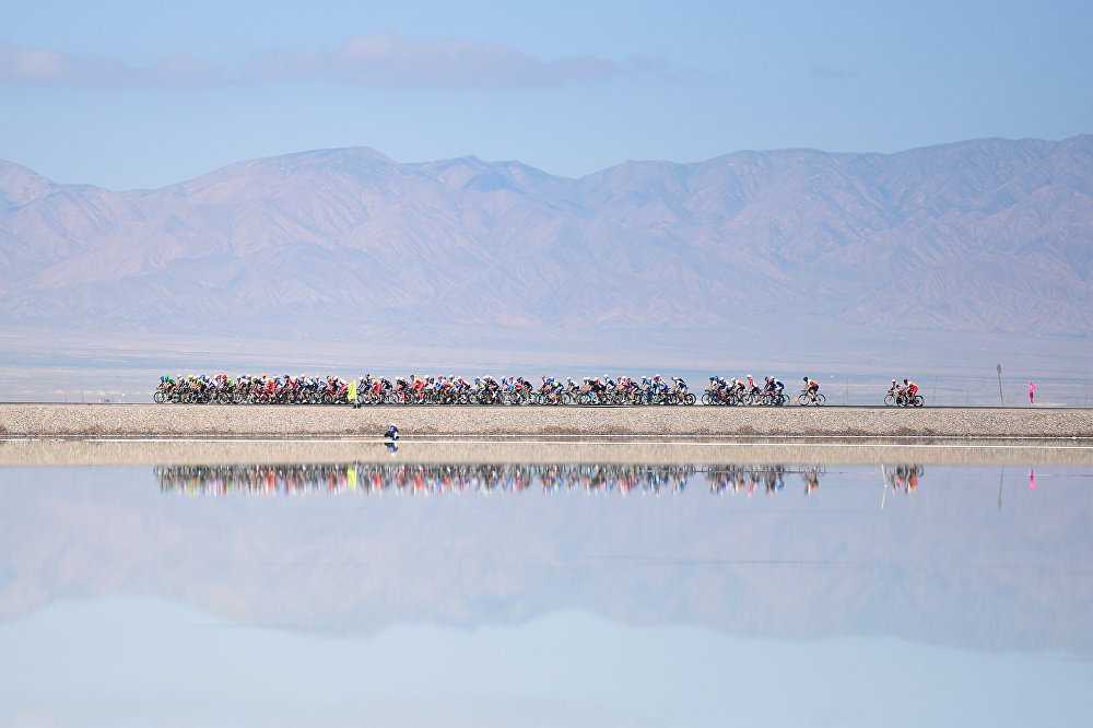 20-я велогонка вокруг озера Кукунор The 20th Tour of Qinghai Lake cycling race