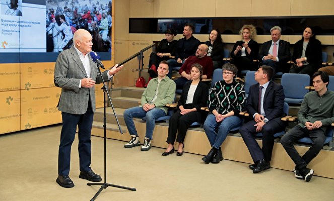 Генеральный директор медиагруппы "Россия сегодня" Дмитрий Киселев на церемонии объявления Гран-при и победителей конкурса.